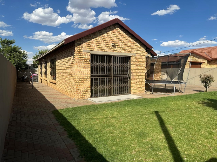 To Let 3 Bedroom Property for Rent in Grasslands Free State